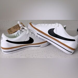 Women’s Nike Court Legacy NN, size 10.5